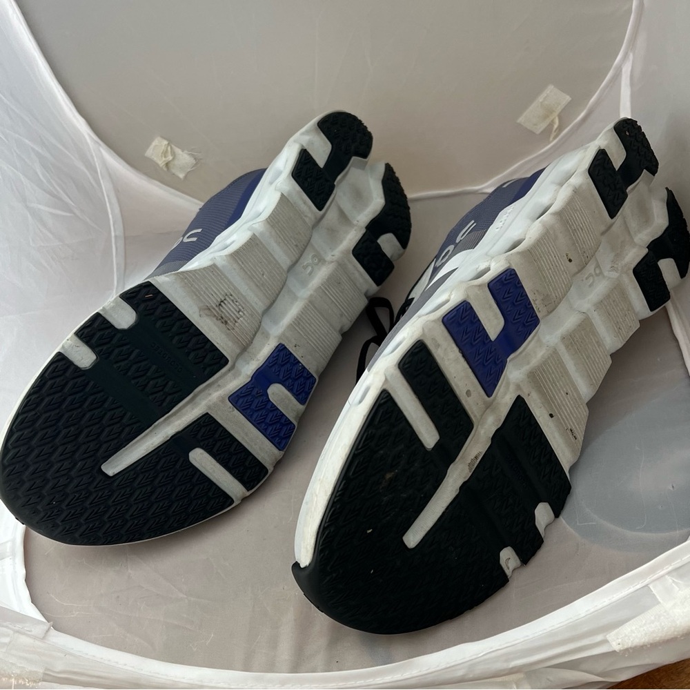 On Running Cloudrunner 2 in Gray with Purple & Black Detail Men’s 11 - Picture 6 of 8